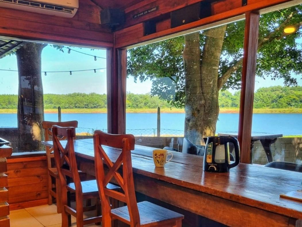 La Casa Del Lago Urugua-I Villa Puerto Iguazu Bagian luar foto